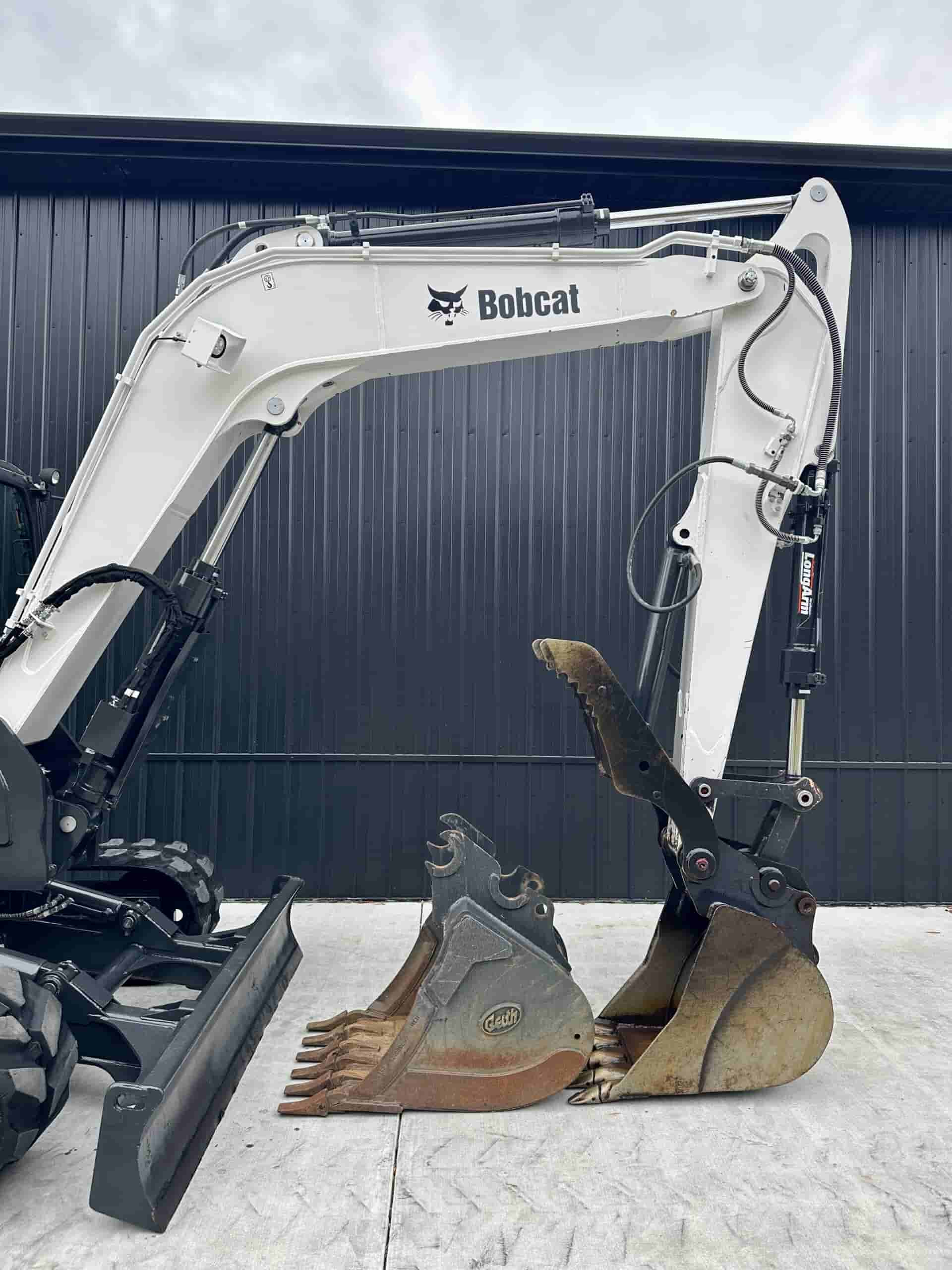 2017 BOBCAT E85
